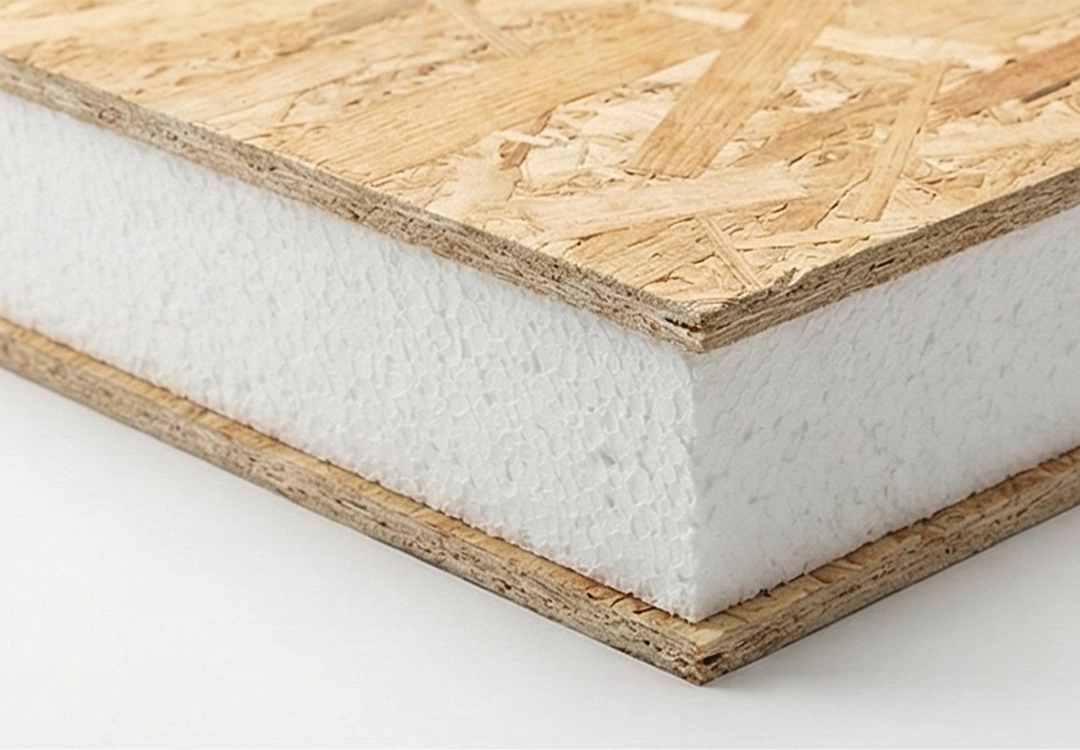 Muestra de corte transversal de Panel SIP estructural con núcleo de EPS y caras de OSB.